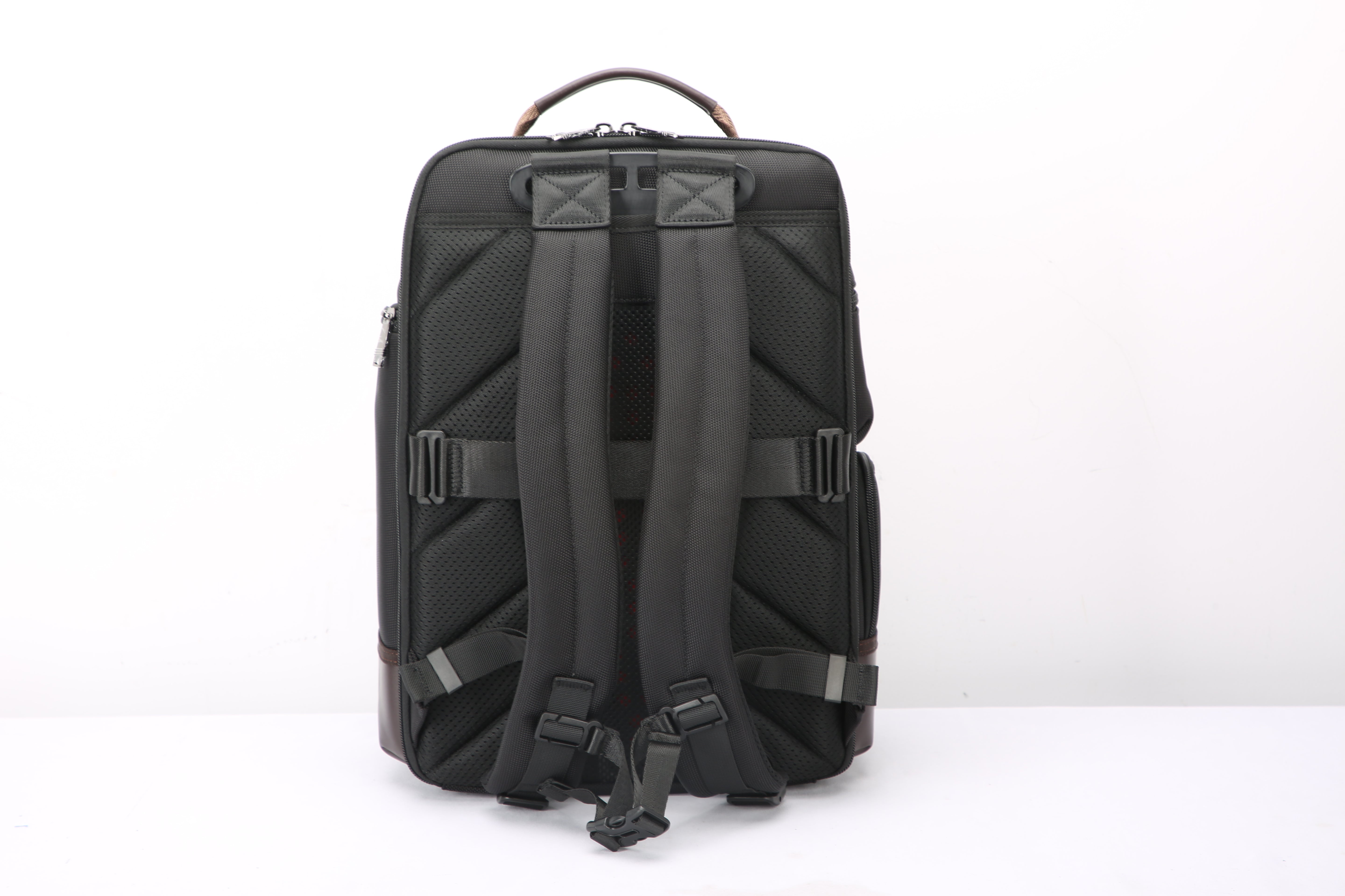 Kael West | The Hyperion Executive Voyager